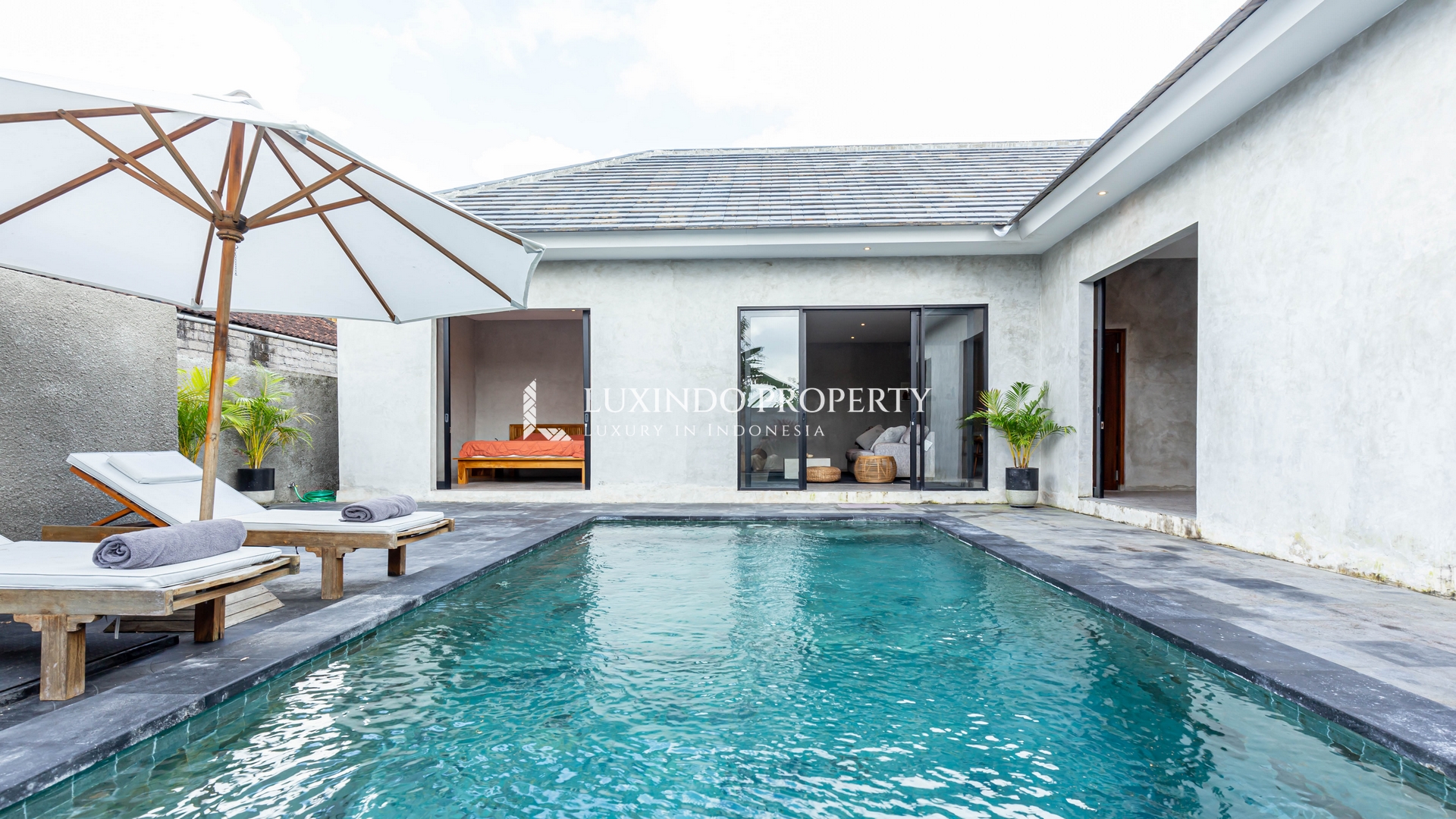 PADONAN – MODERN MINIMALIST VILLA WITH INDUSTRIAL ELEGANCE (RV432)